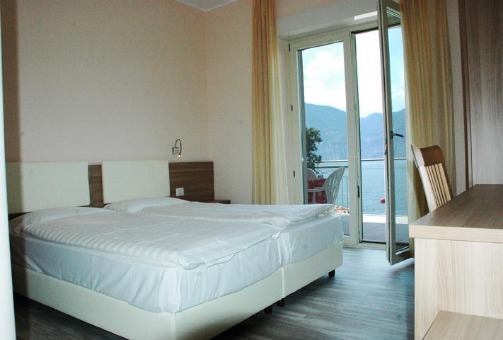 Hotel Garni Vela D'Oro Brenzone sul Garda Exterior foto